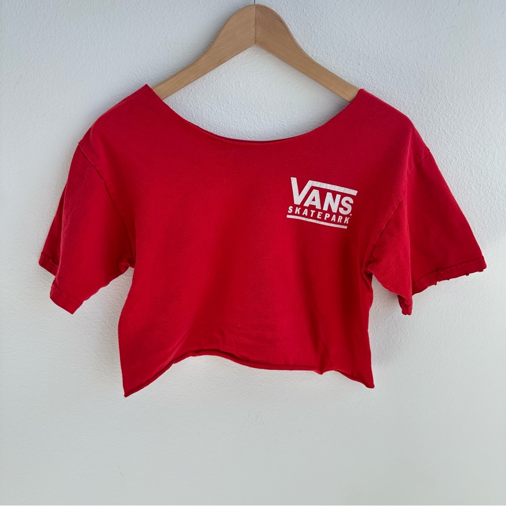 Vans off-the-shoulder cropped tee with white logo